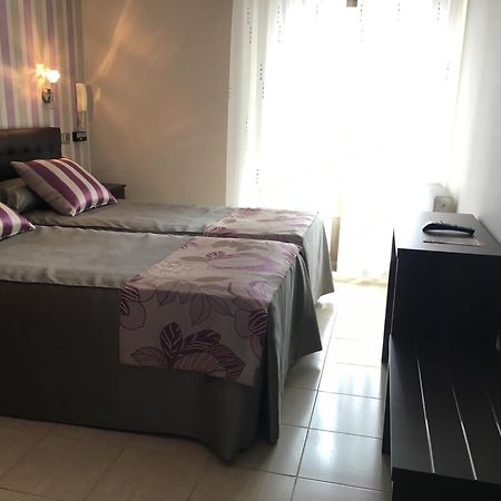 Hostal Sainz ริอาโญ ภายนอก รูปภาพ