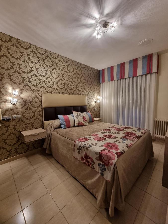 Hostal Sainz ริอาโญ ภายนอก รูปภาพ