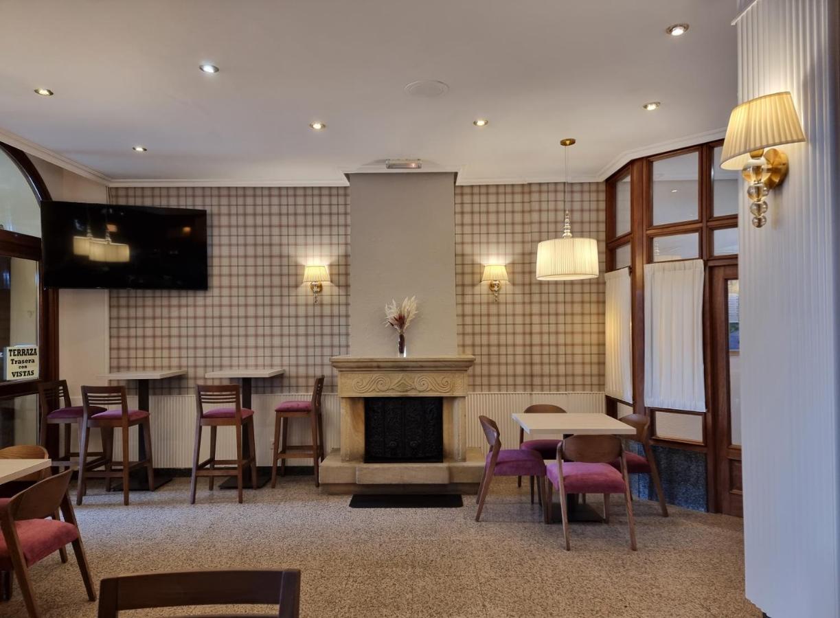 Hostal Sainz ริอาโญ ภายนอก รูปภาพ