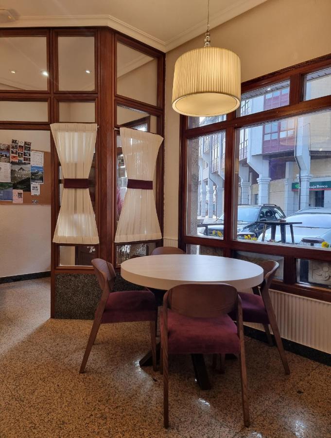 Hostal Sainz ริอาโญ ภายนอก รูปภาพ