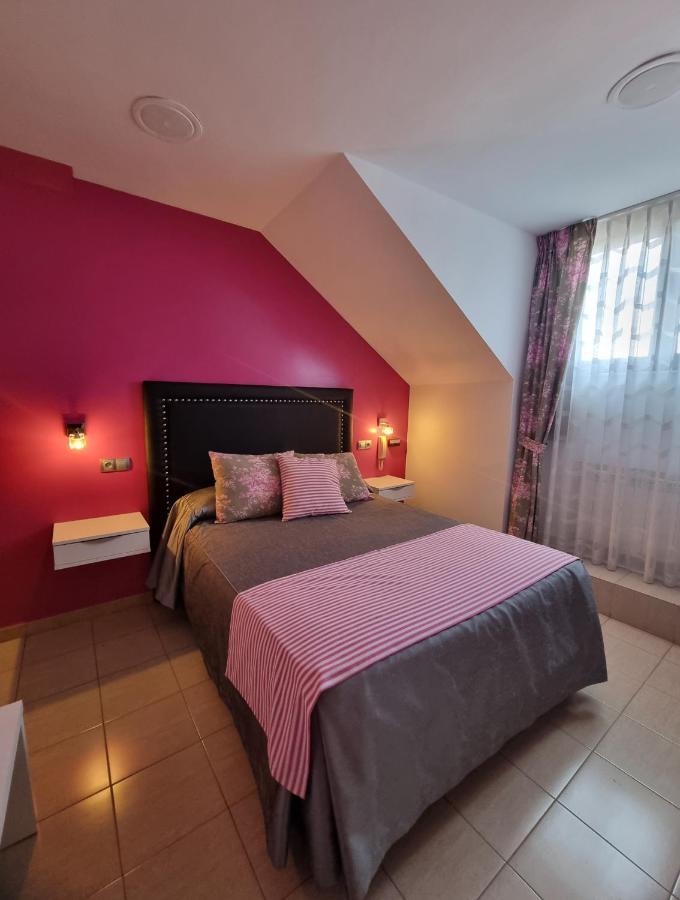 Hostal Sainz ริอาโญ ภายนอก รูปภาพ