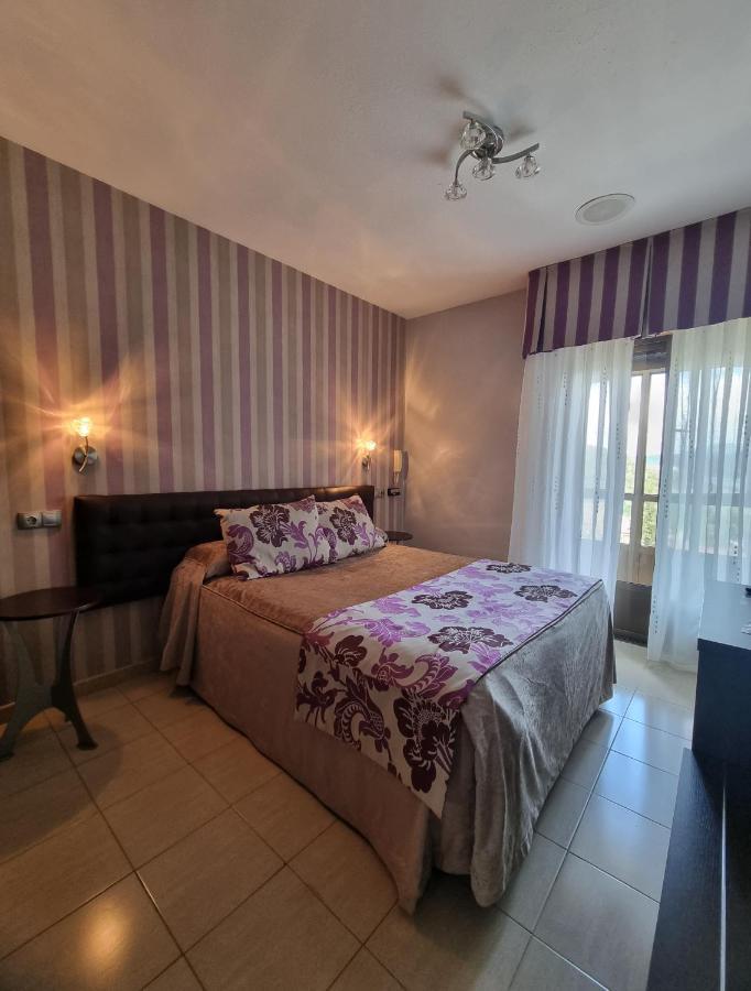 Hostal Sainz ริอาโญ ภายนอก รูปภาพ