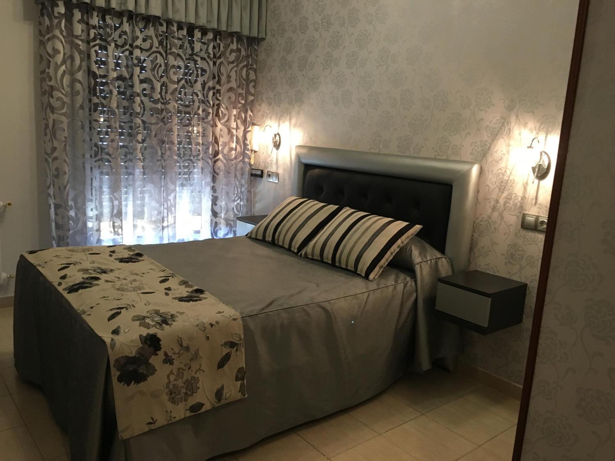 Hostal Sainz ริอาโญ ภายนอก รูปภาพ