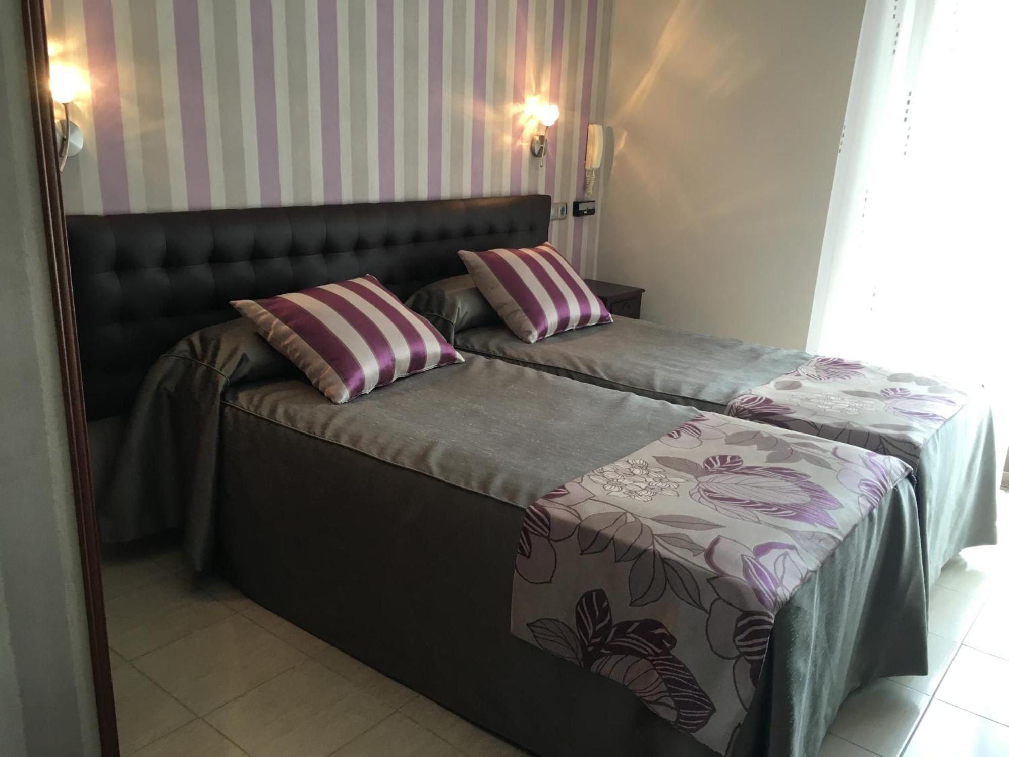 Hostal Sainz ริอาโญ ภายนอก รูปภาพ